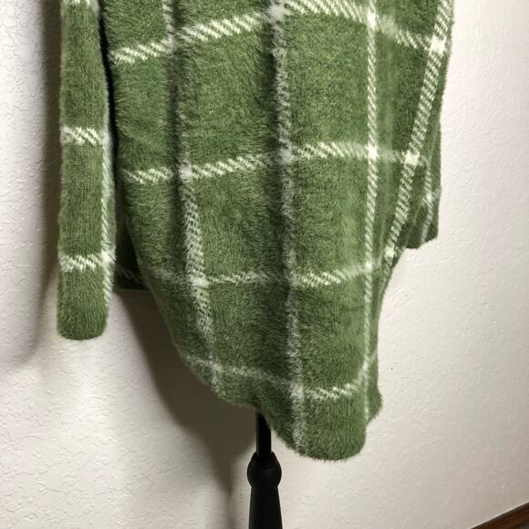 Torrid green white plaid fuzzy knit button front shacket jacket size 2 or 2X - Picture 12 of 14